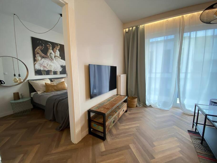 Art Marina Nad Rzeka Z Bezplatnym Parkingiem Apartment Вроцлав Екстериор снимка