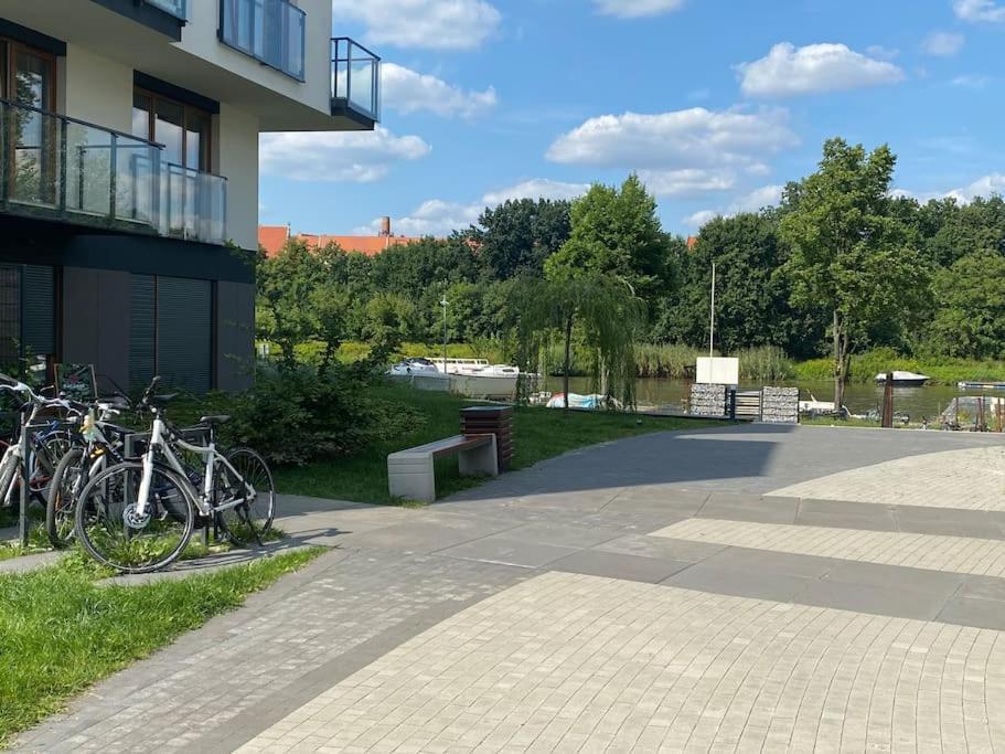 Art Marina Nad Rzeka Z Bezplatnym Parkingiem Apartment Вроцлав Екстериор снимка